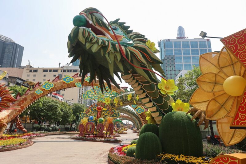 Toan-canh-duong-hoa-Nguyen-Hue-2024-truoc-gio-G-5-1707208037-839-width2000height1334